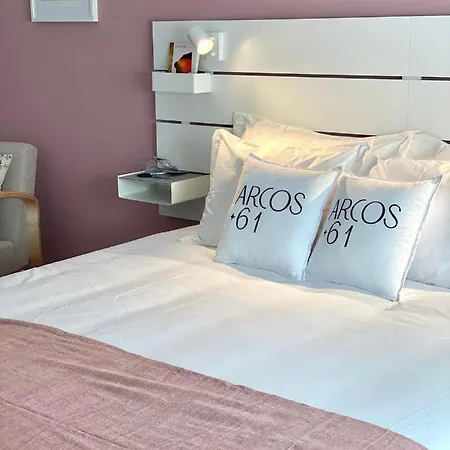 Arcos 61