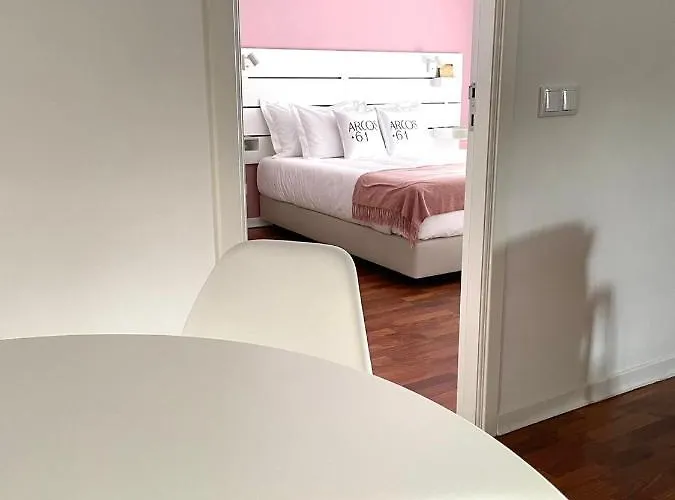 Arcos 61 * טומאר